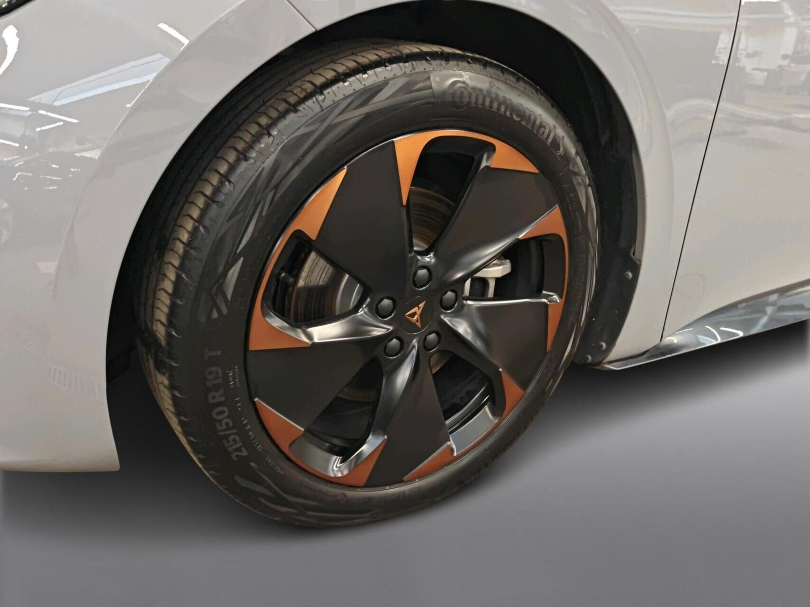Grå Cupra Born fra 2022