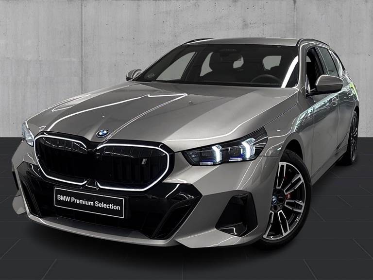BMW i5 eDrive40 Touring Fully Charged M-Sport