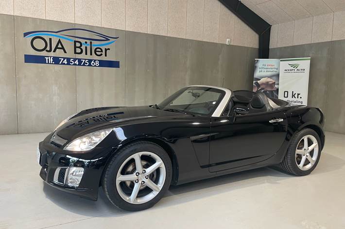 Sort Opel GT fra 2007