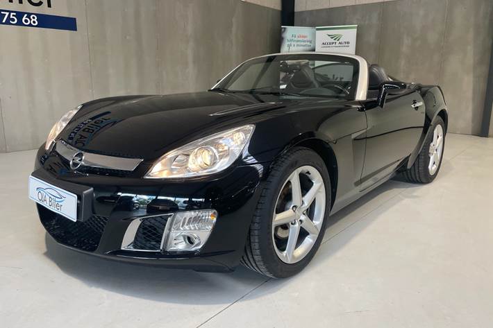 Sort Opel GT fra 2007
