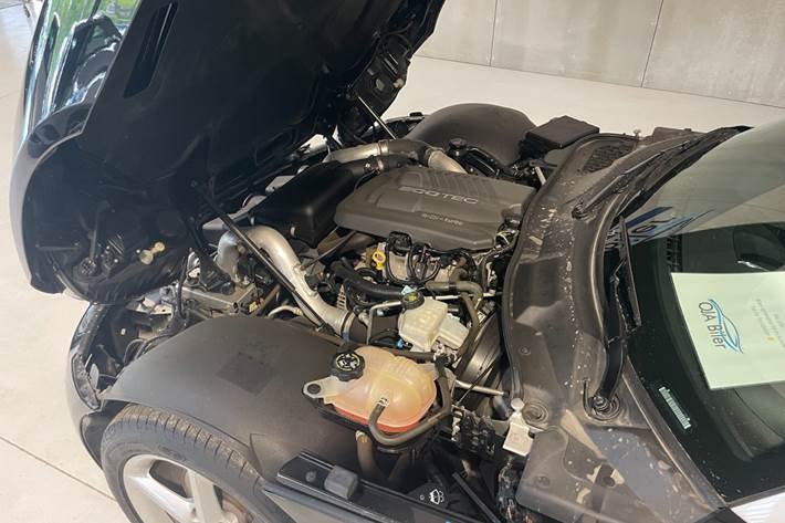 Sort Opel GT fra 2007