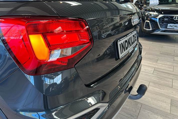 Grå Audi Q2 fra 2022