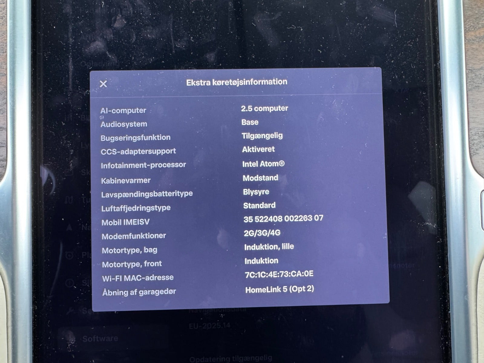 Sort Tesla Model X fra 2018