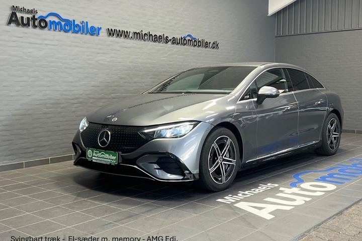 Grå Mercedes EQE350 fra 2024 set udefra