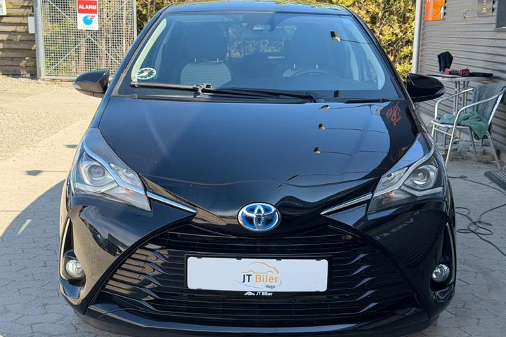 Sort Toyota Yaris fra 2017