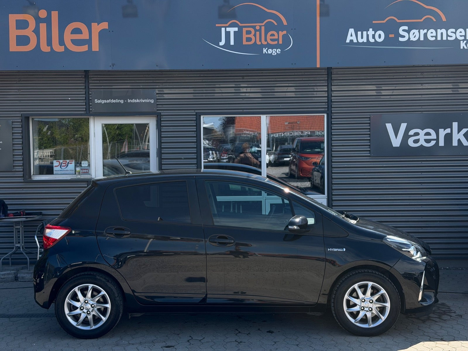 Sort Toyota Yaris fra 2017
