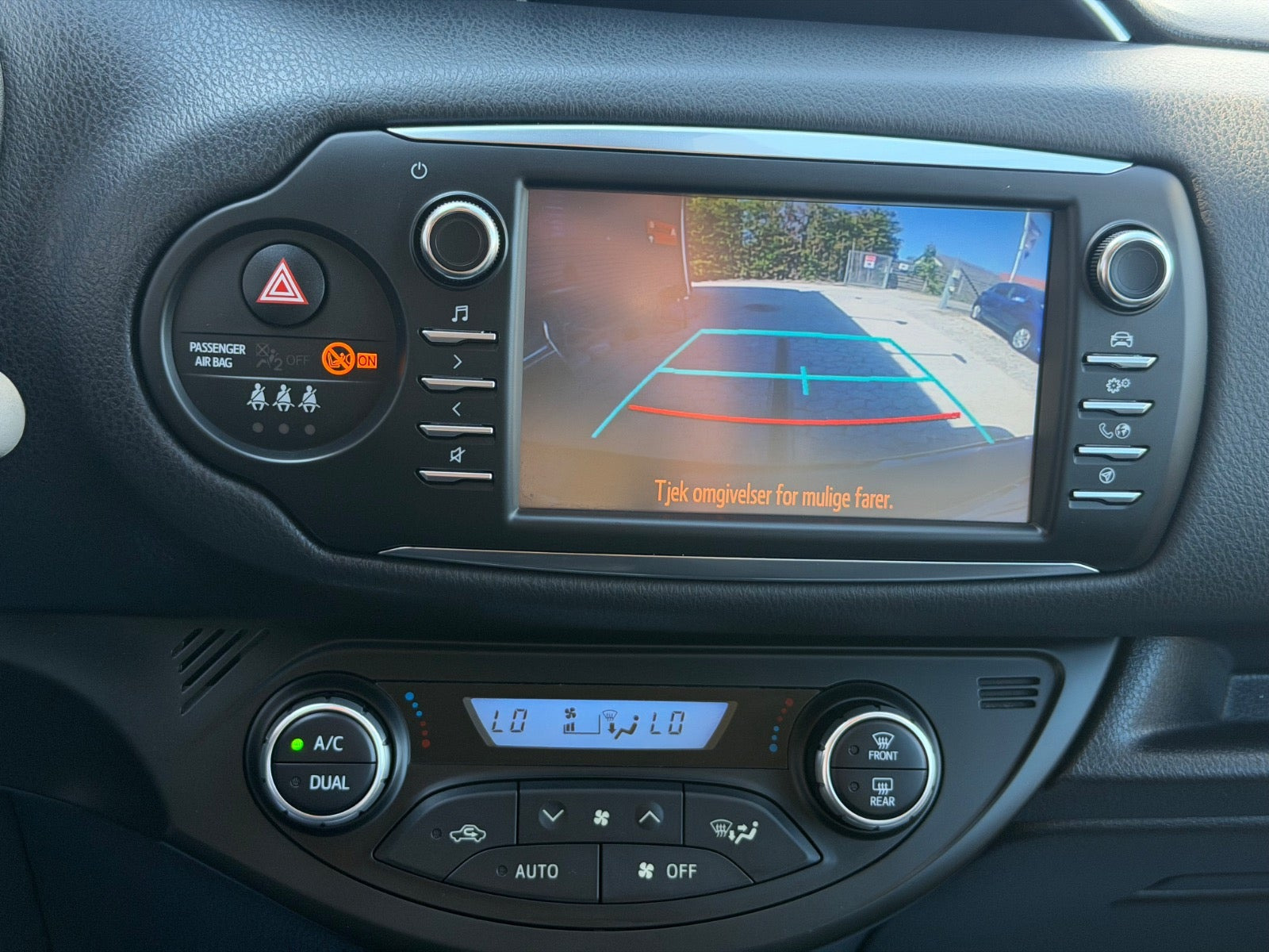 Sort Toyota Yaris fra 2017