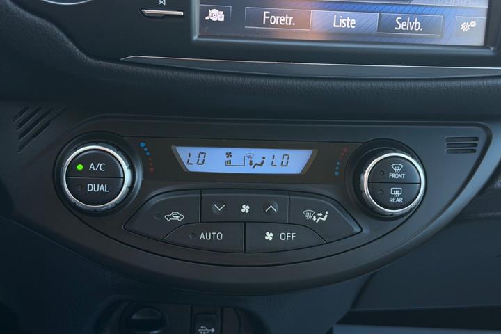 Sort Toyota Yaris fra 2017
