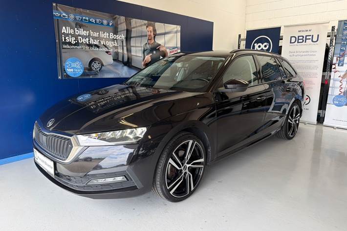 Sort Skoda Octavia fra 2021
