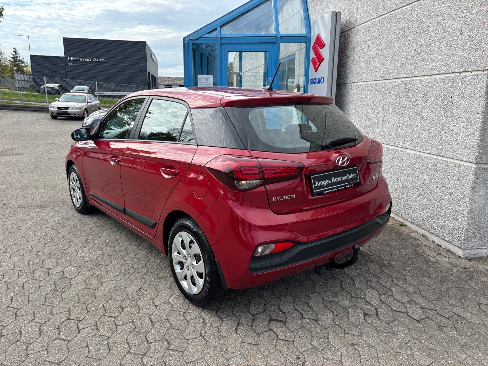 Rød Hyundai i20 fra 2019