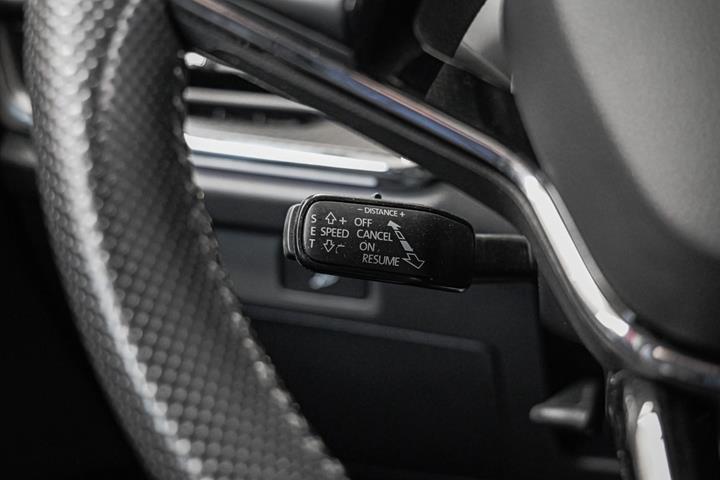 Rød Skoda Enyaq fra 2023