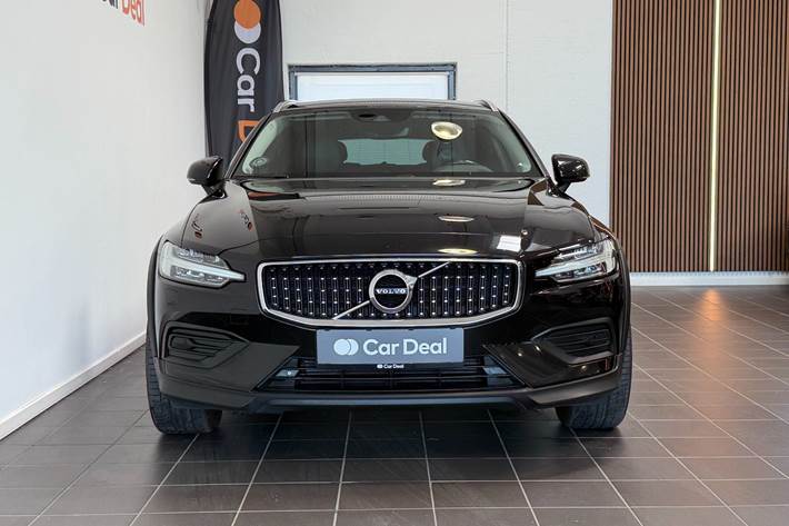 Sort Volvo V60 CC fra 2020