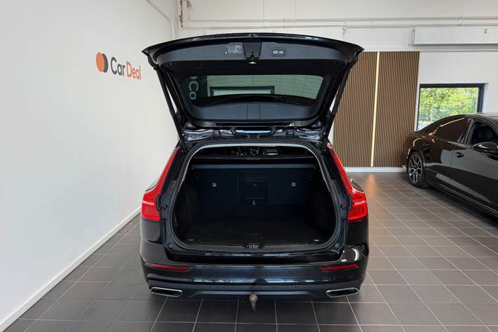 Sort Volvo V60 CC fra 2020