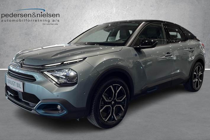 Blå Citroën ë-C4 fra 2023 set udefra