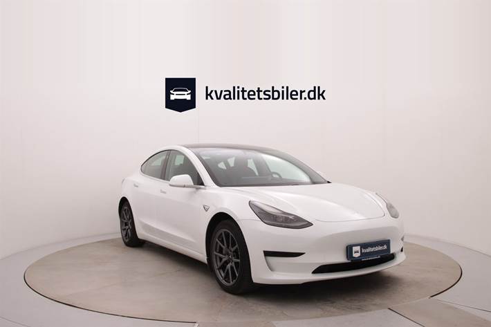 Hvid Tesla Model 3 fra 2020