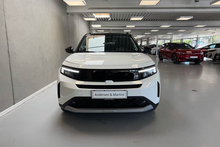Hvid Opel Frontera fra 2025