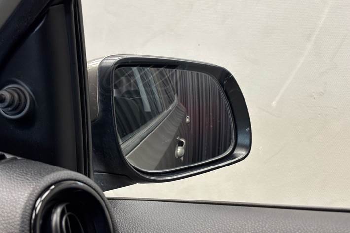 Beige Kia Picanto fra 2020