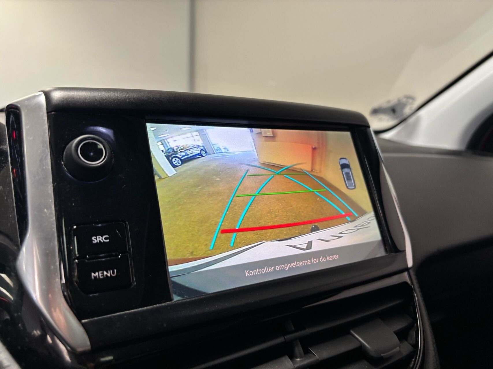 Rød Peugeot 2008 fra 2019
