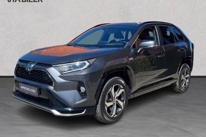 Grå Toyota RAV4 Plug-in fra 2022 set udefra