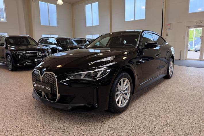 Sort BMW i4 fra 2024