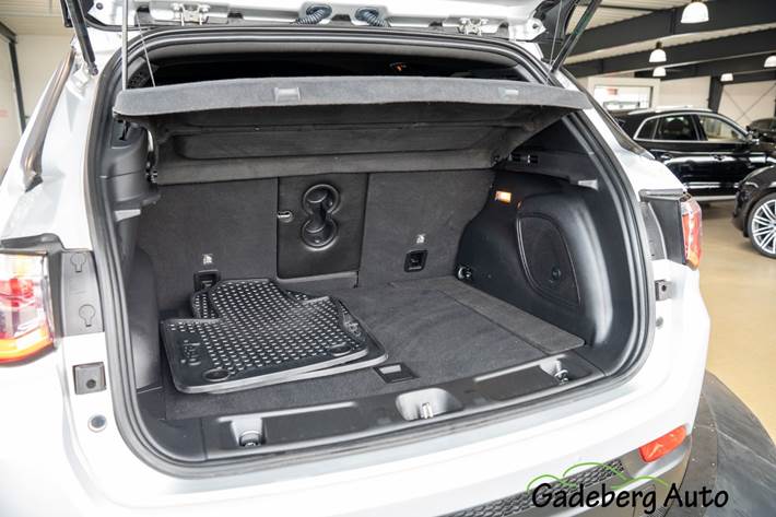 Sølv Jeep Compass fra 2020
