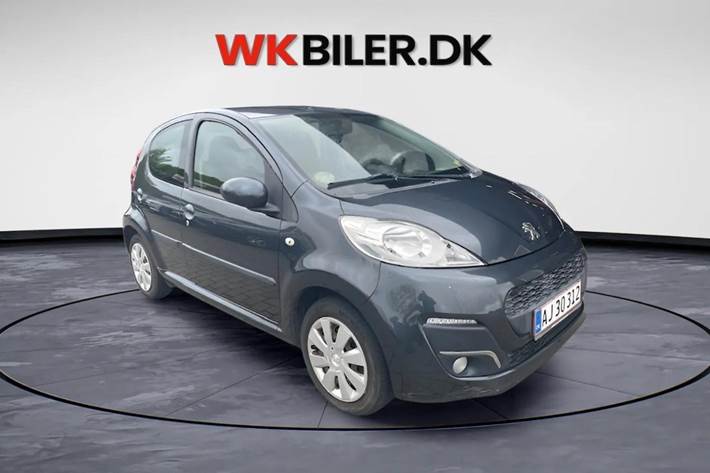 Grå Peugeot 107 fra 2013