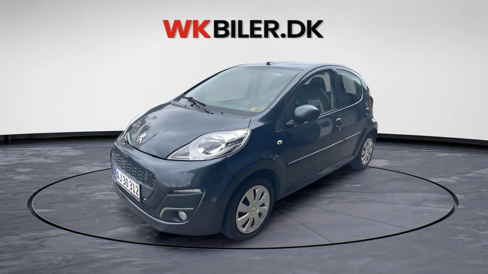 Grå Peugeot 107 fra 2013