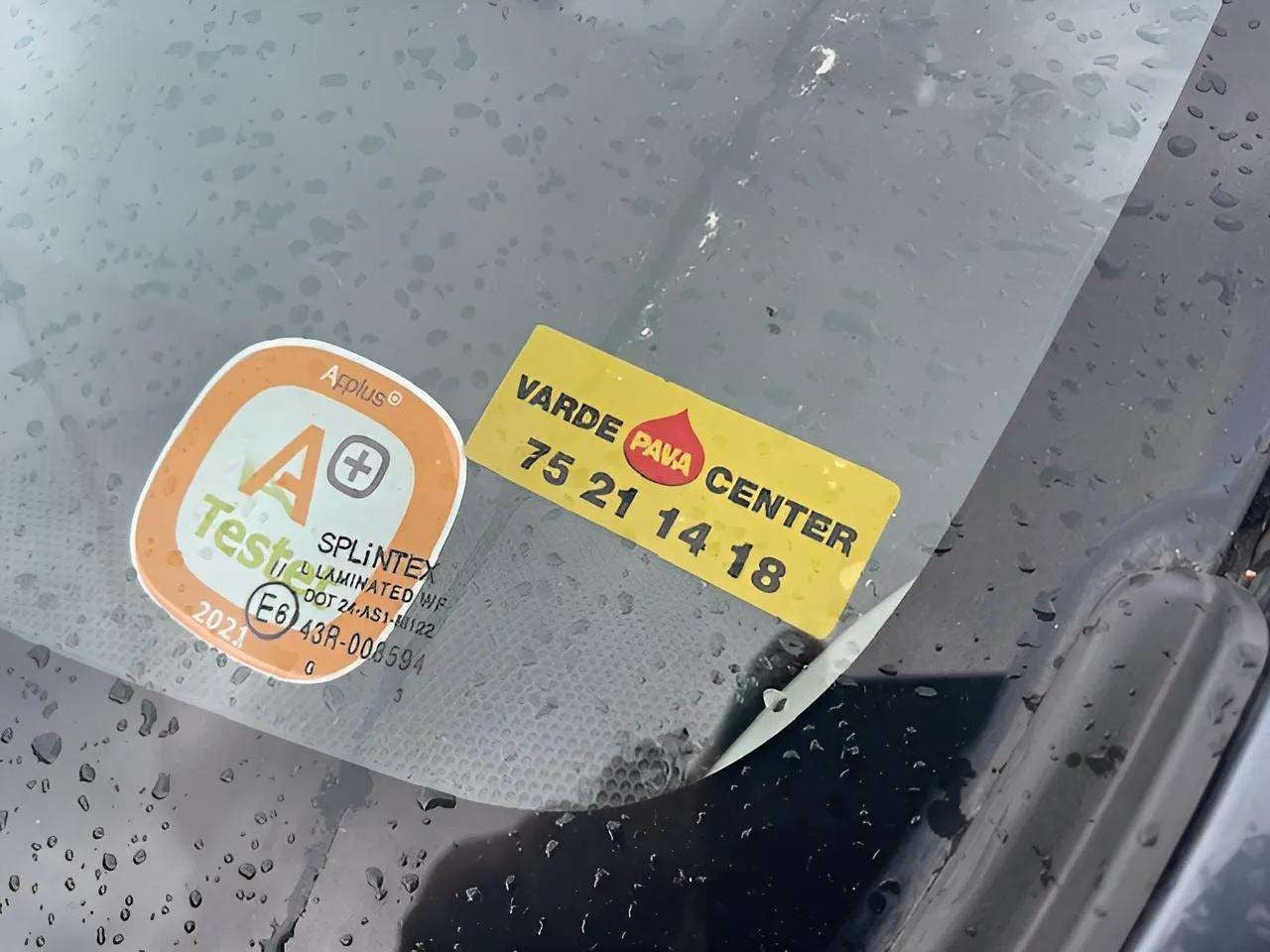 Grå Peugeot 107 fra 2013