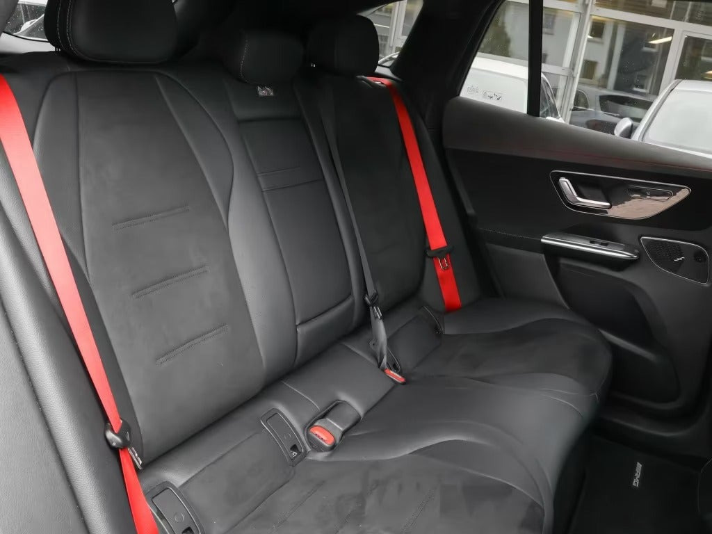 Grøn Mercedes EQE350 SUV fra 2025