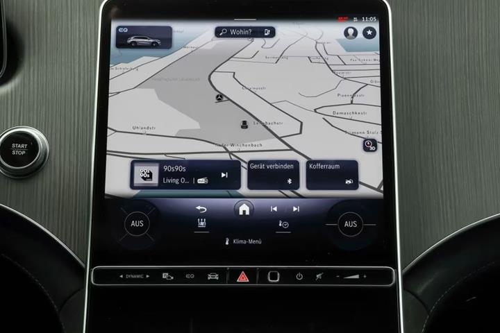 Grøn Mercedes EQE350 SUV fra 2025