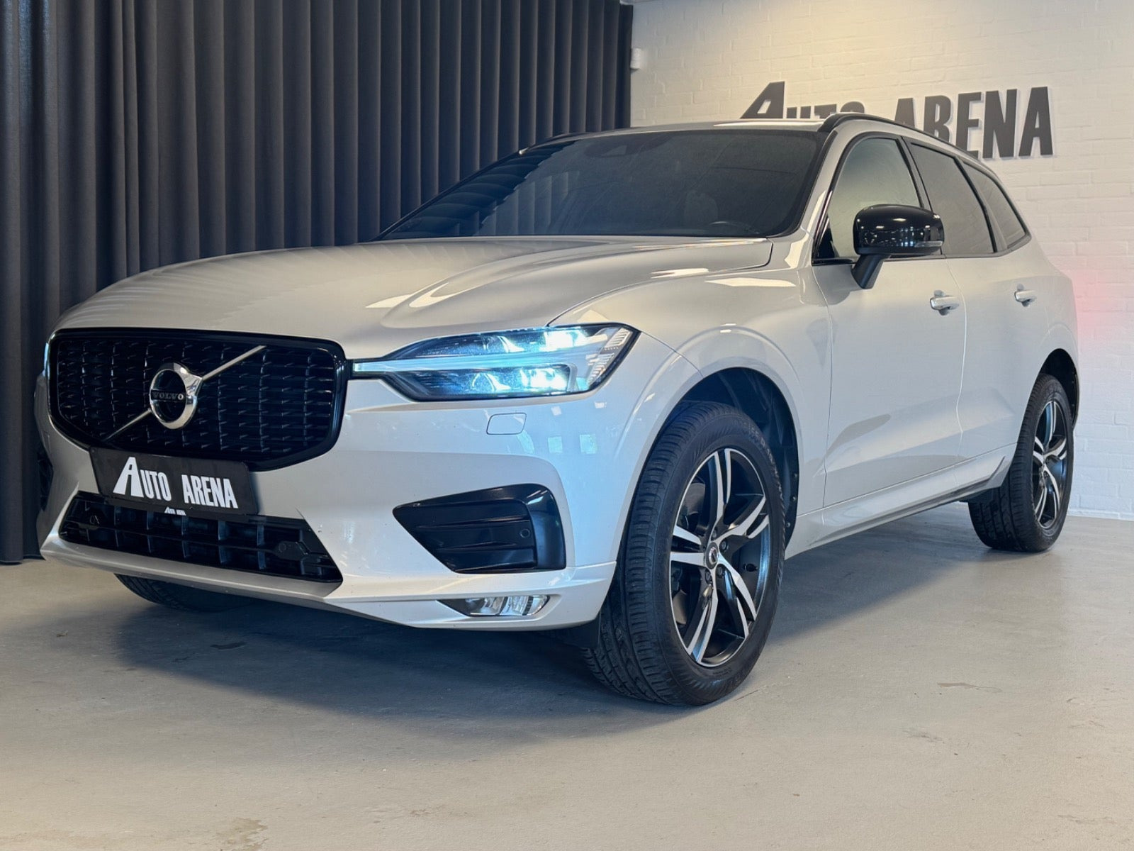 Sølv Volvo XC60 fra 2021