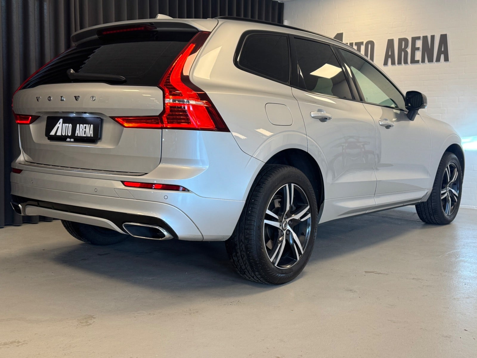 Sølv Volvo XC60 fra 2021