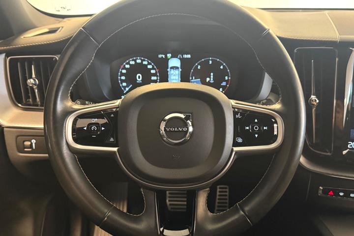 Sølv Volvo XC60 fra 2021