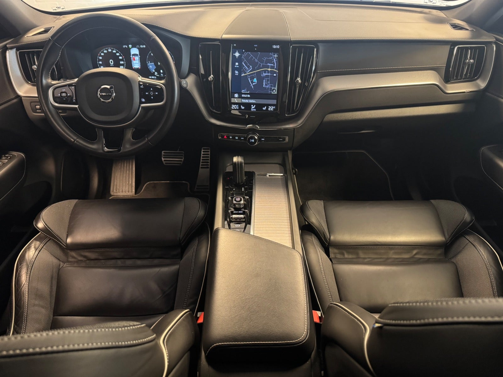 Sølv Volvo XC60 fra 2021
