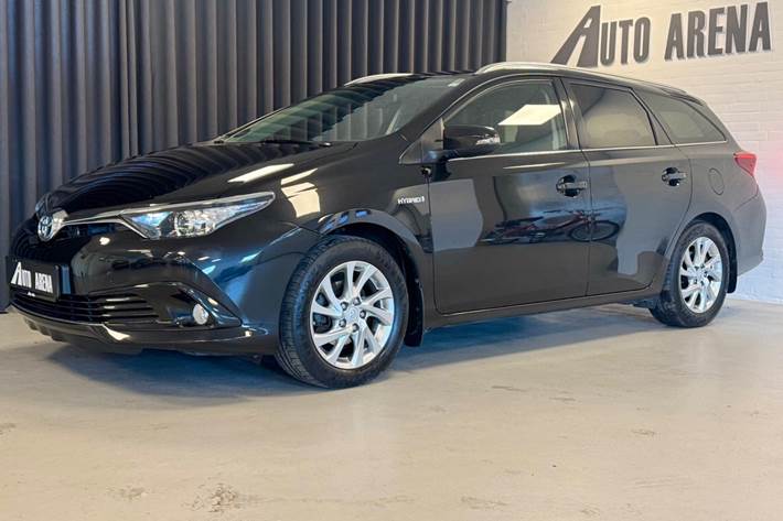 Sort Toyota Auris fra 2015