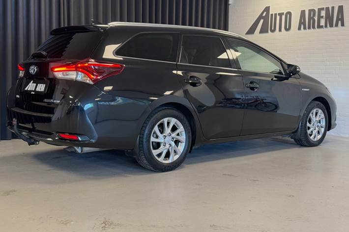 Sort Toyota Auris fra 2015