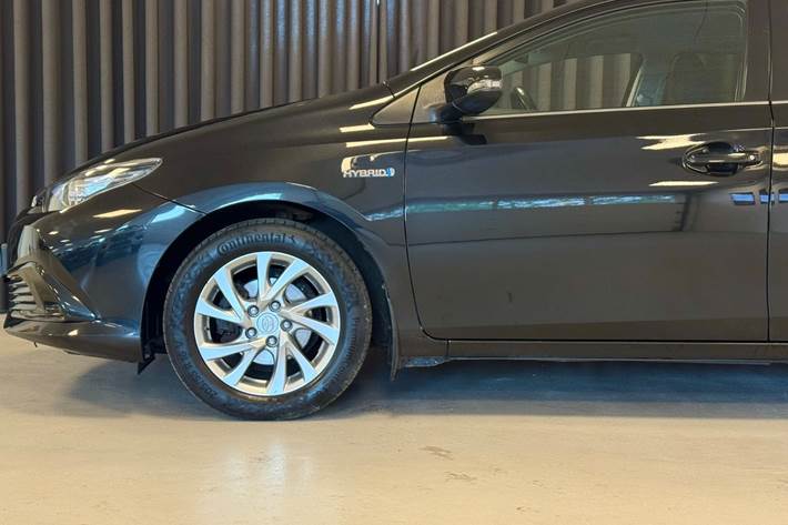 Sort Toyota Auris fra 2015