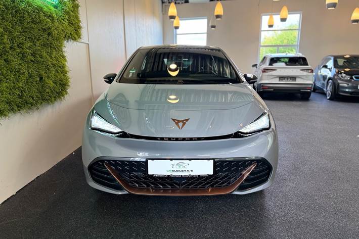 Grå Cupra Born fra 2024
