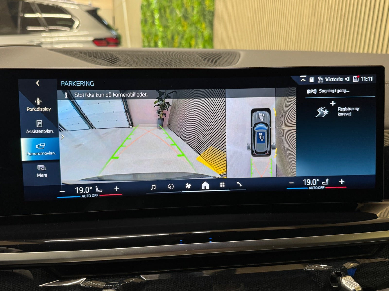Grå BMW X5 fra 2025