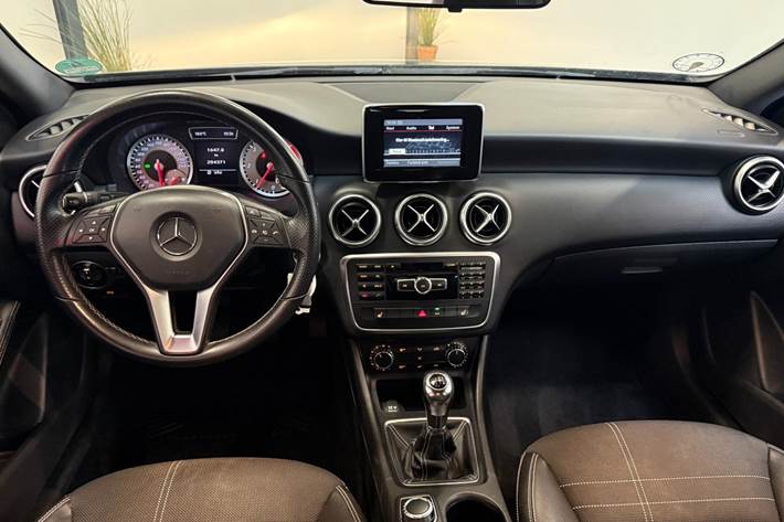 Sort Mercedes A200 fra 2013