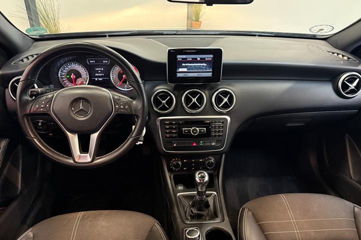Sort Mercedes A200 fra 2013