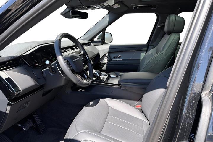 Sort Land Rover Range Rover sport fra 2025