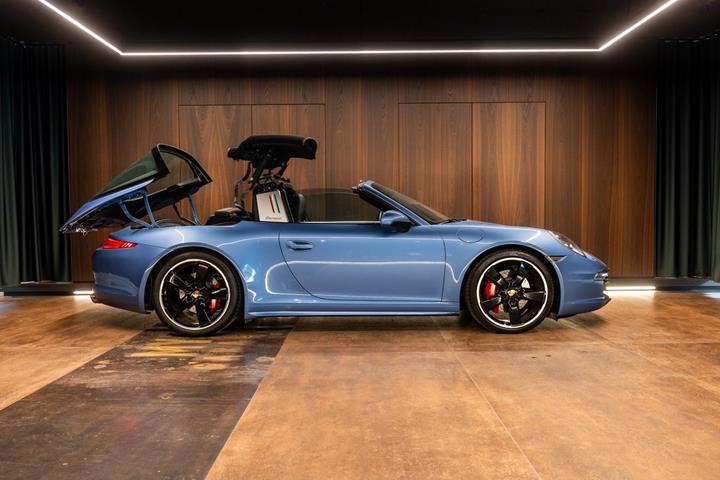 Blå Porsche 911 Targa 4S fra 2016