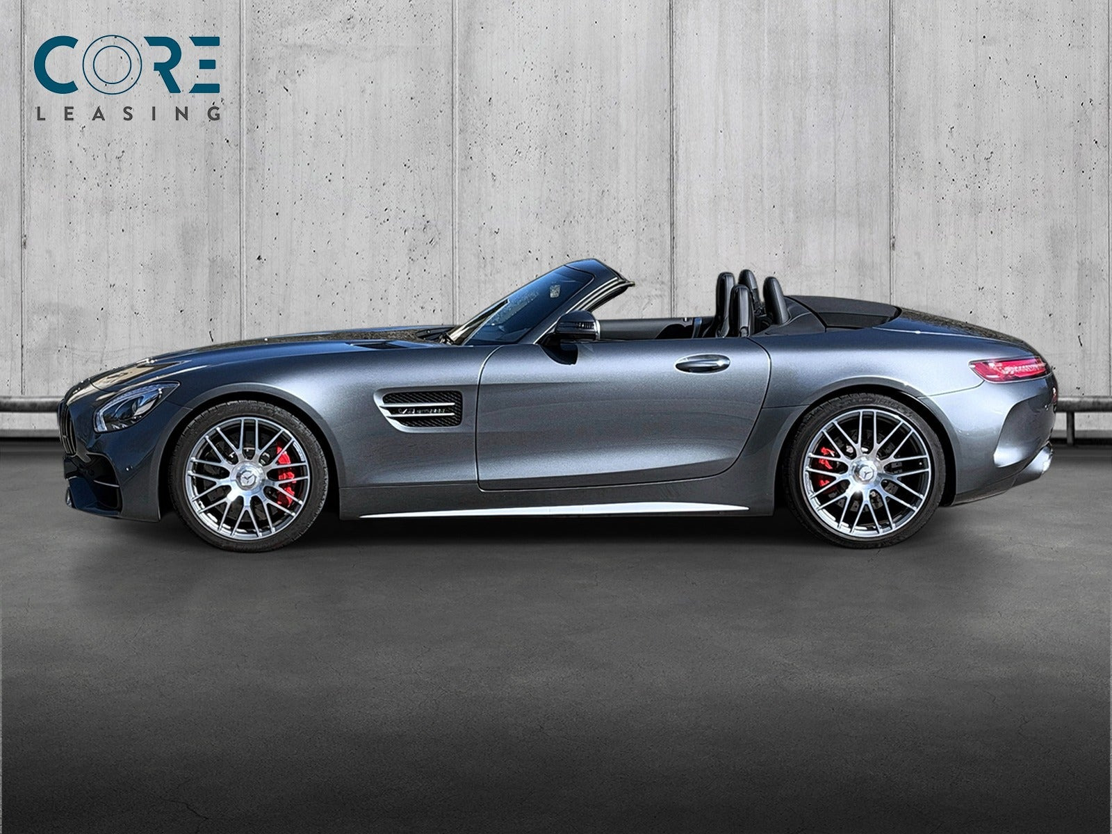 Grå Mercedes AMG GT C fra 2019