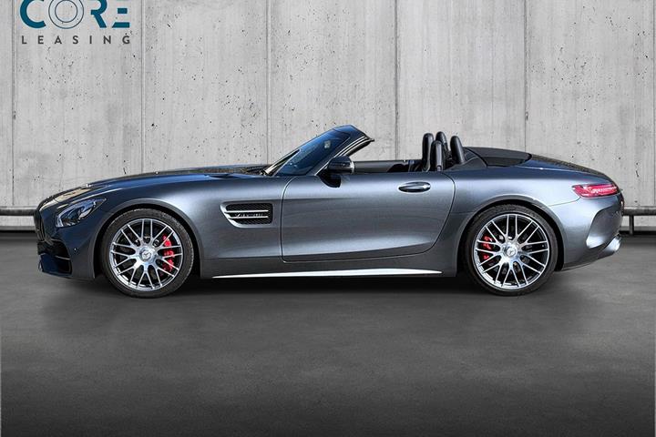 Grå Mercedes AMG GT C fra 2019