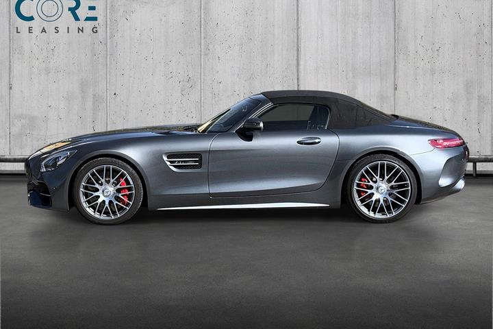 Grå Mercedes AMG GT C fra 2019