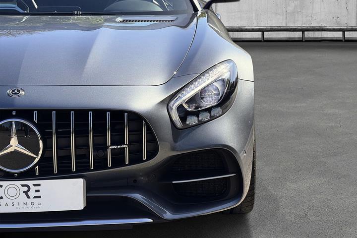 Grå Mercedes AMG GT C fra 2019