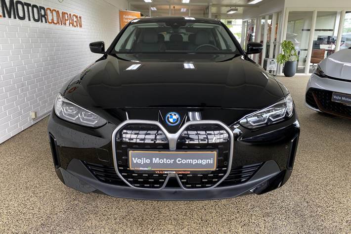 Sort BMW i4 fra 2023