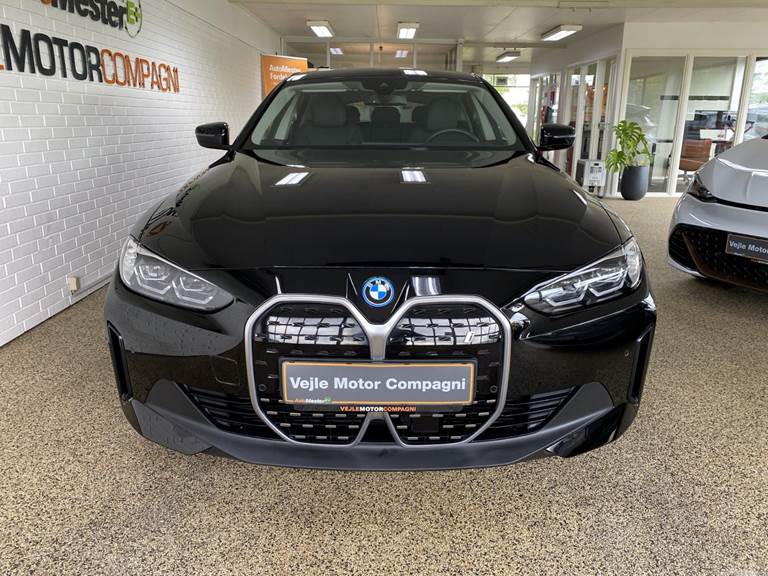 BMW i4 eDrive40 Charged