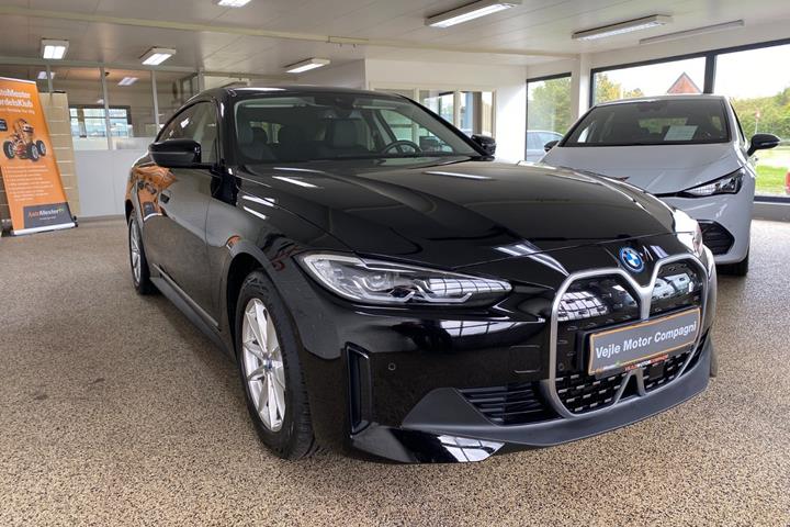 Sort BMW i4 fra 2023